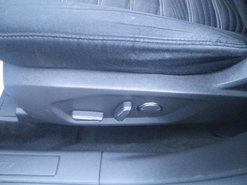 2016 Ford Fusion Image 11