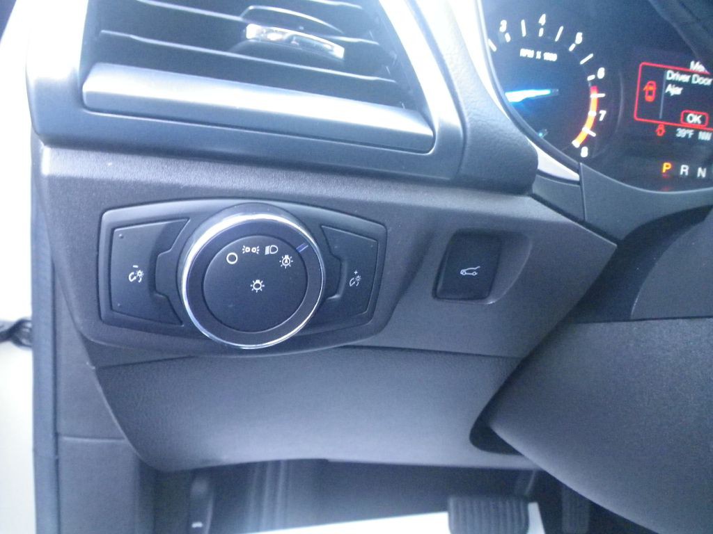 2016 Ford Fusion Image 12