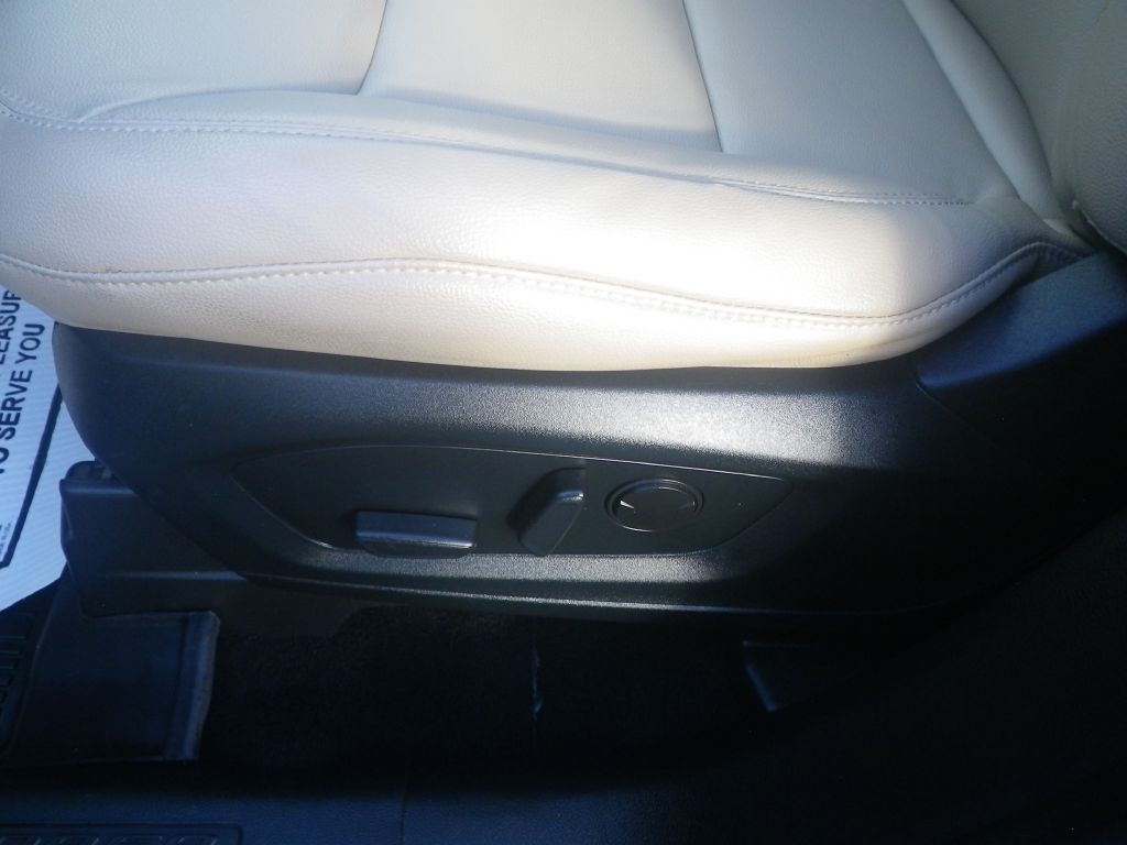 2020 Ford Explorer Image 11