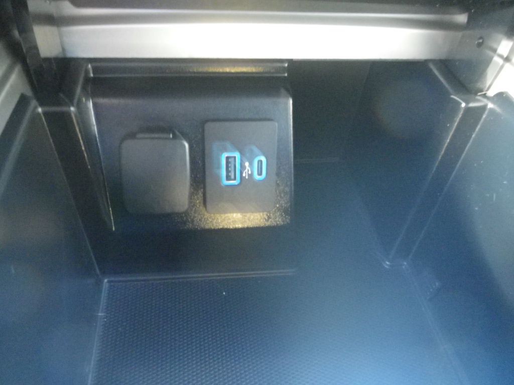 2020 Ford Explorer Image 15