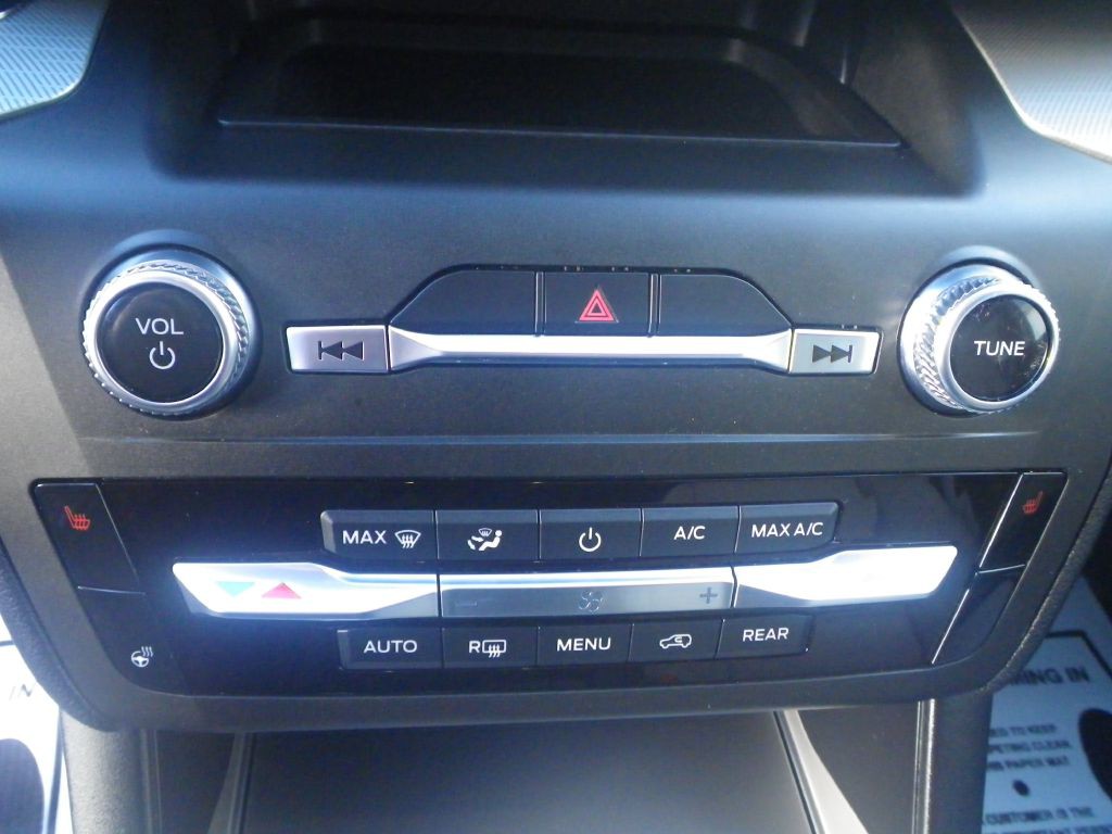 2020 Ford Explorer Image 16