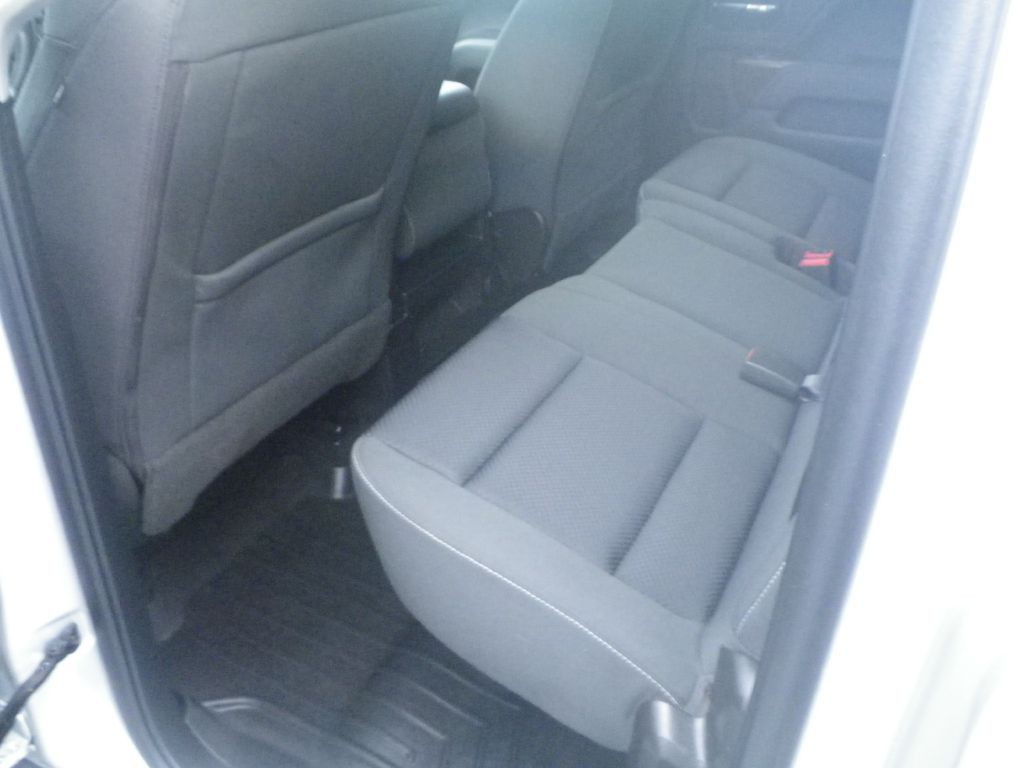 2018 GMC Sierra Image 9