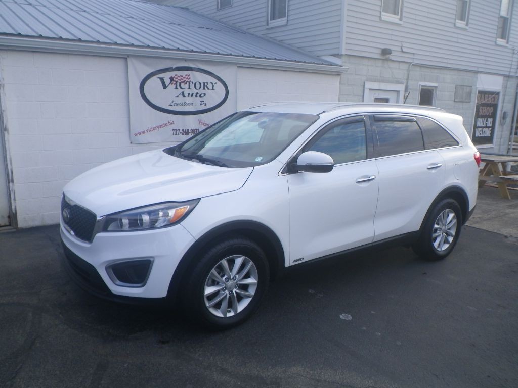 2017 Kia Sorento Image 2