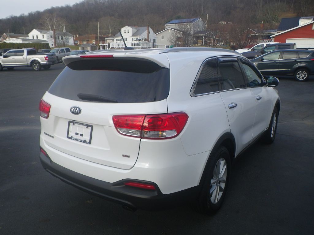 2017 Kia Sorento Image 6