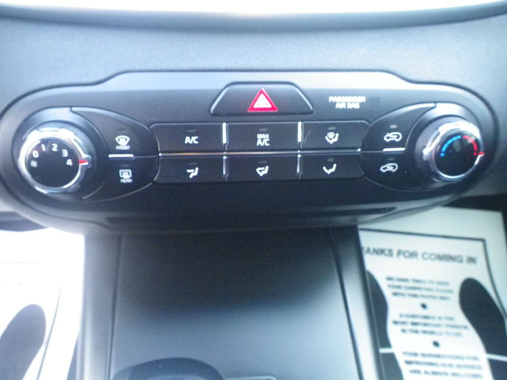 2017 Kia Sorento Image 16