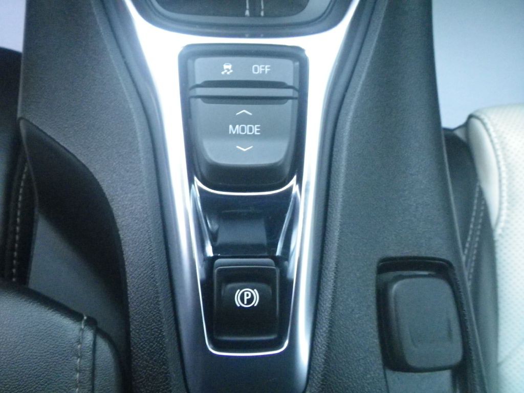 2020 Chevrolet Camaro Image 16