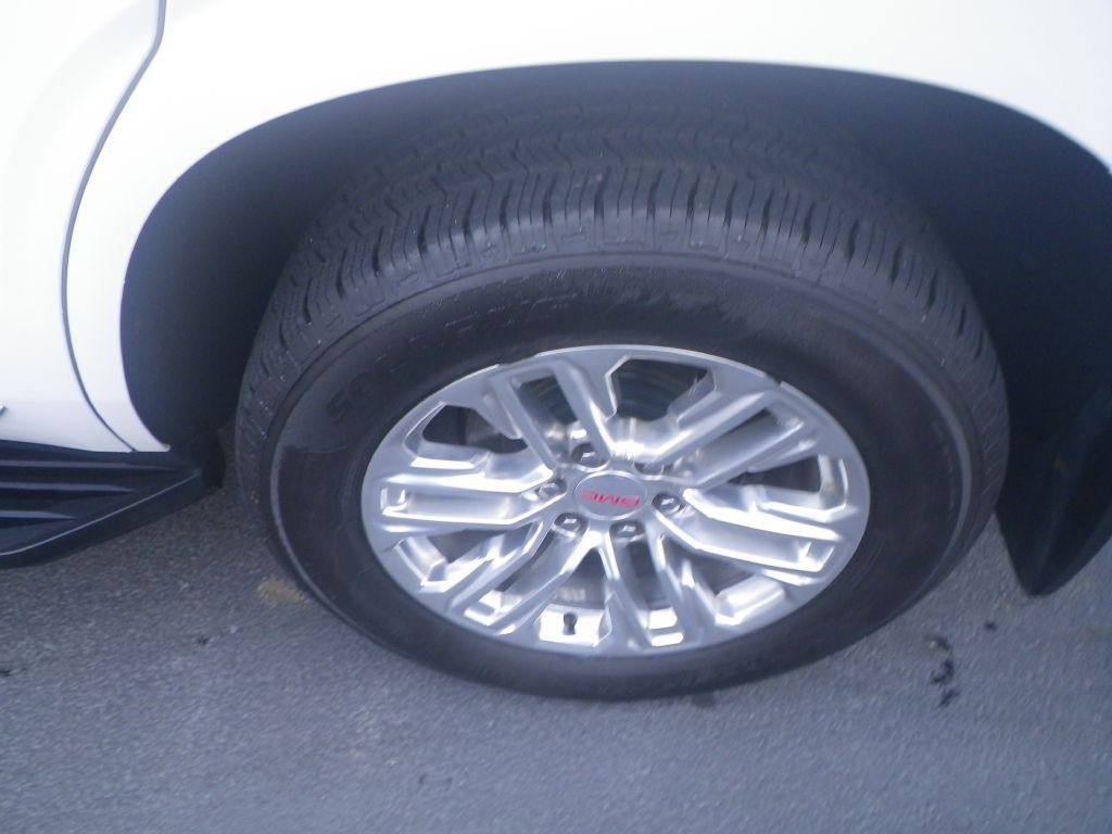 2022 GMC Yukon Image 7