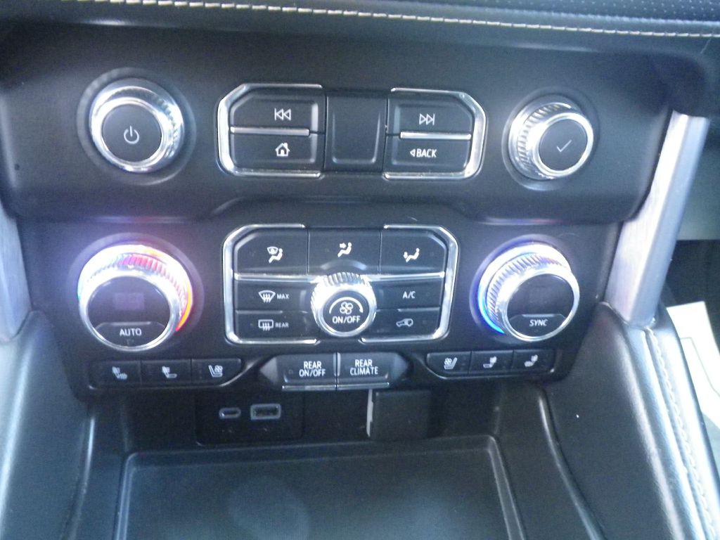 2022 GMC Yukon Image 15