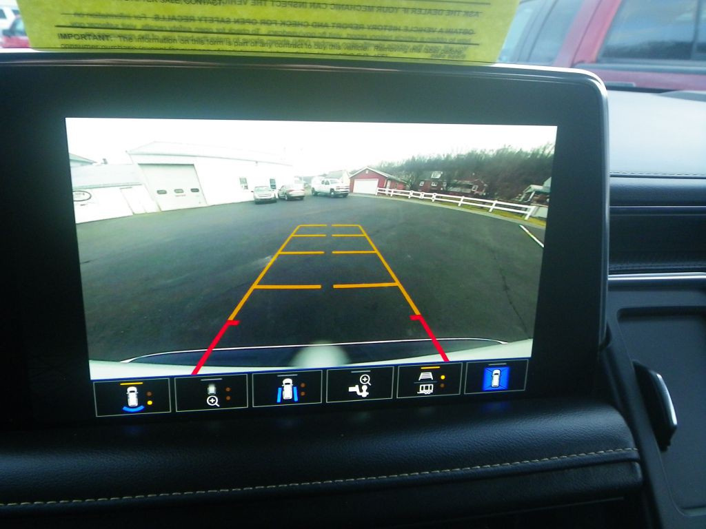 2022 GMC Yukon Image 17