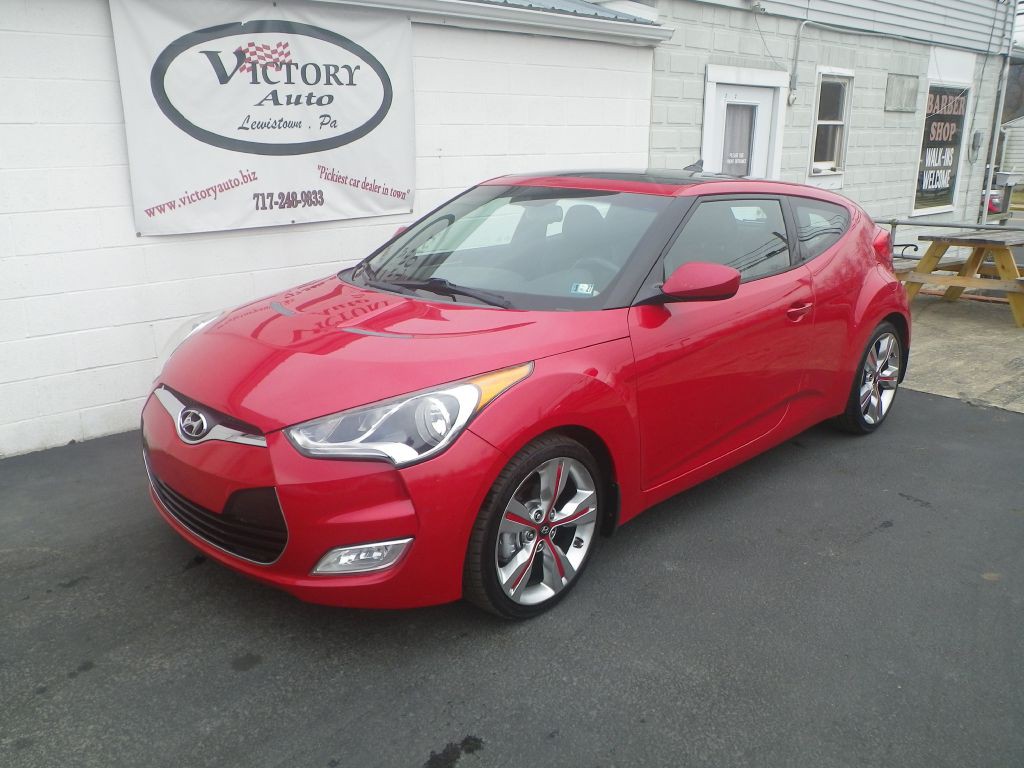 2013 Hyundai Veloster Image 2