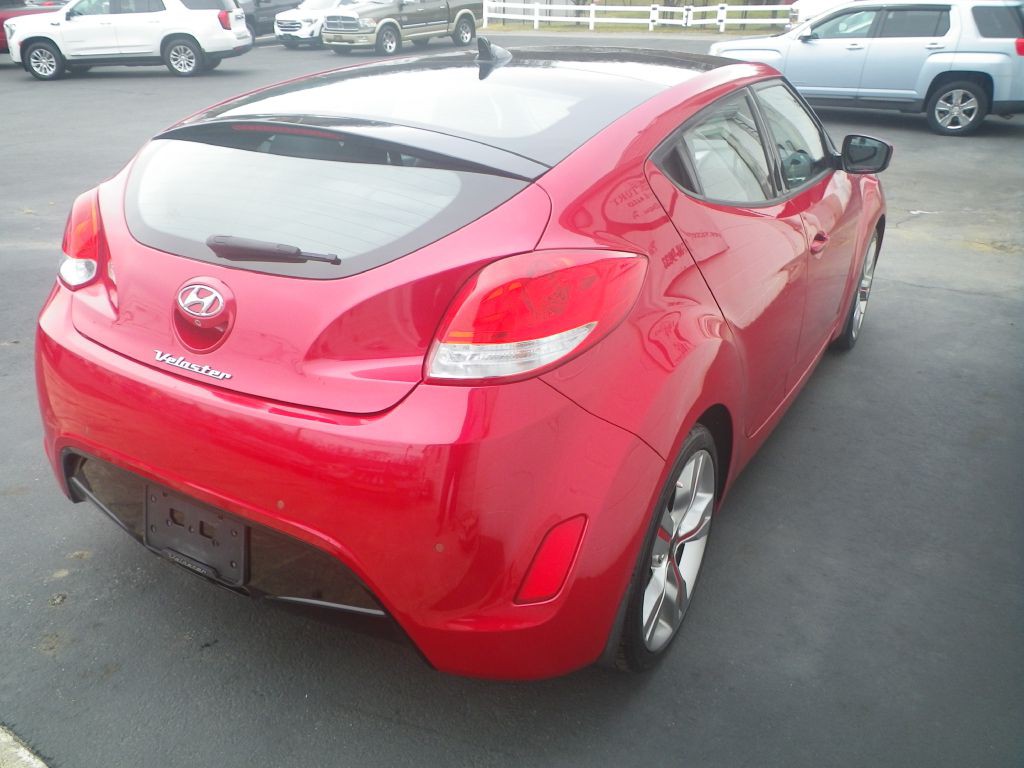 2013 Hyundai Veloster Image 6
