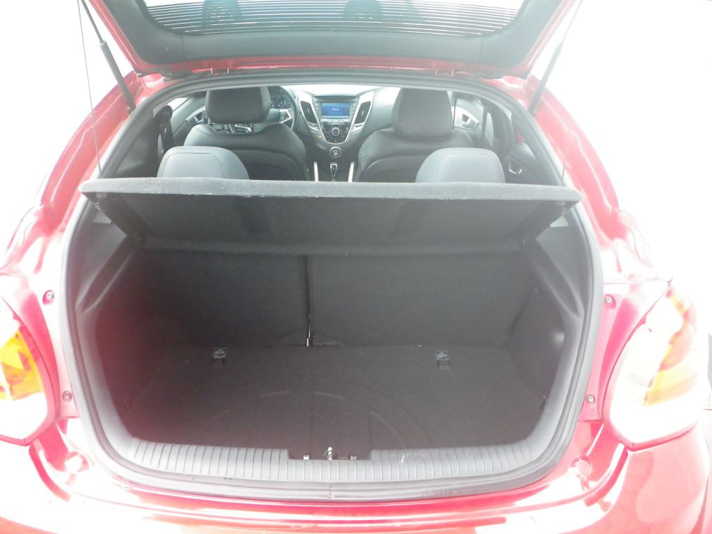 2013 Hyundai Veloster Image 8