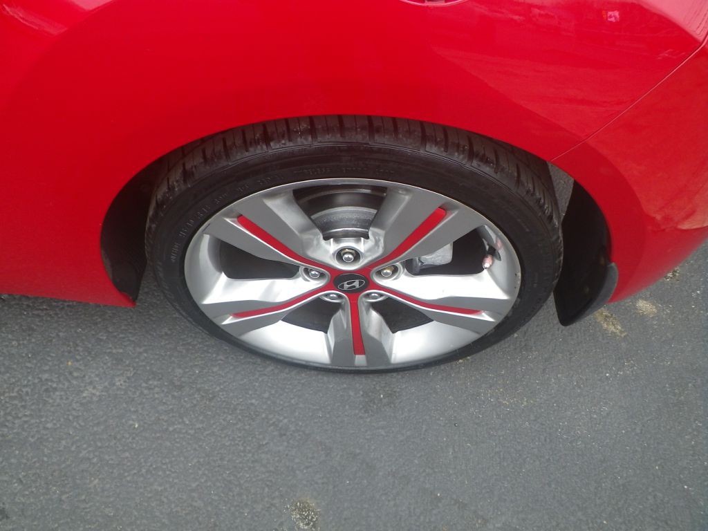 2013 Hyundai Veloster Image 9