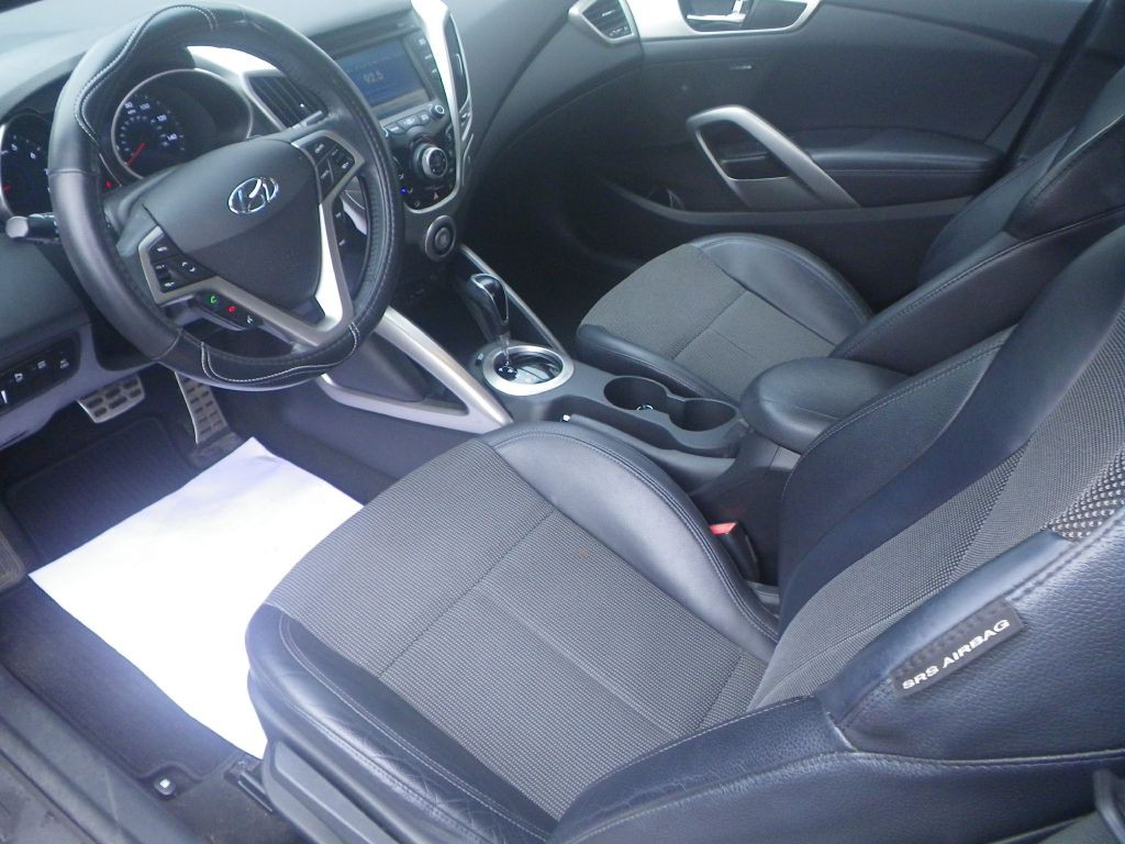 2013 Hyundai Veloster Image 12