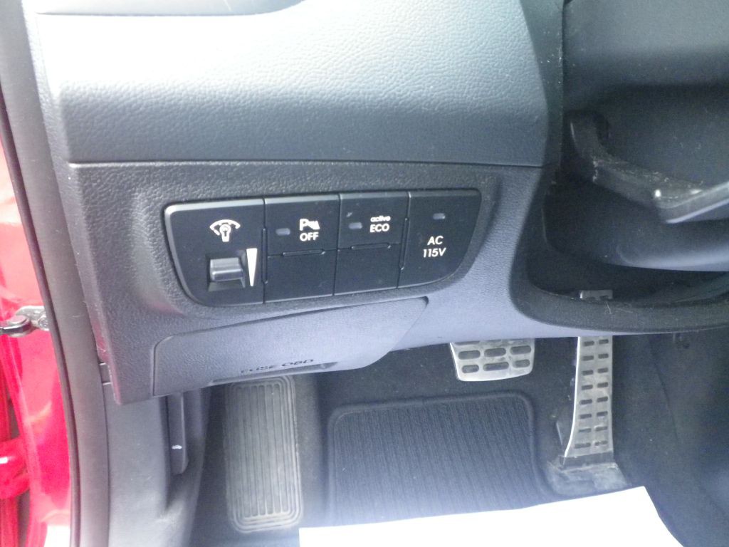 2013 Hyundai Veloster Image 13