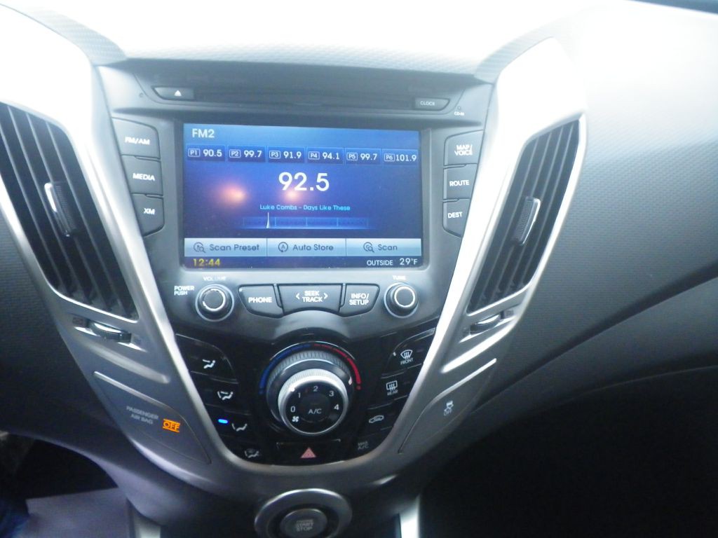 2013 Hyundai Veloster Image 15