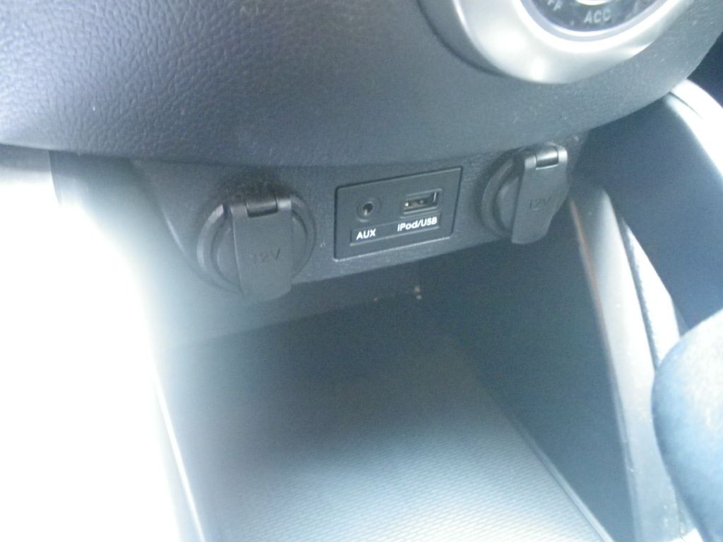 2013 Hyundai Veloster Image 16