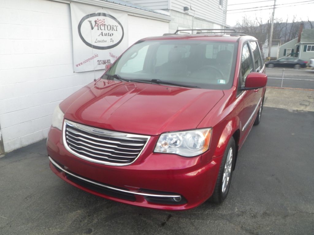 2014 Chrysler Town & Country Image 3