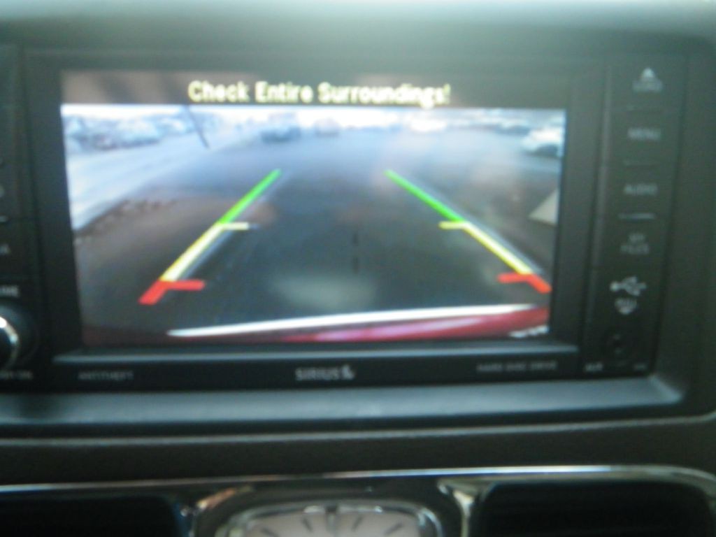 2014 Chrysler Town & Country Image 15