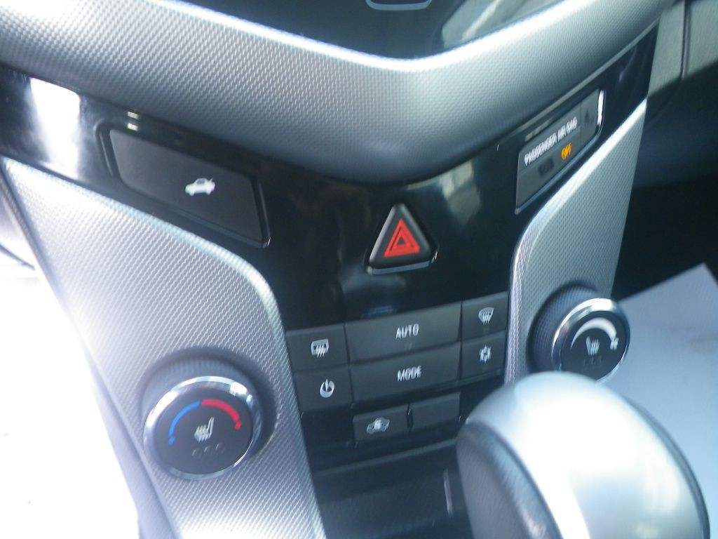 2015 Chevrolet Cruze Image 18