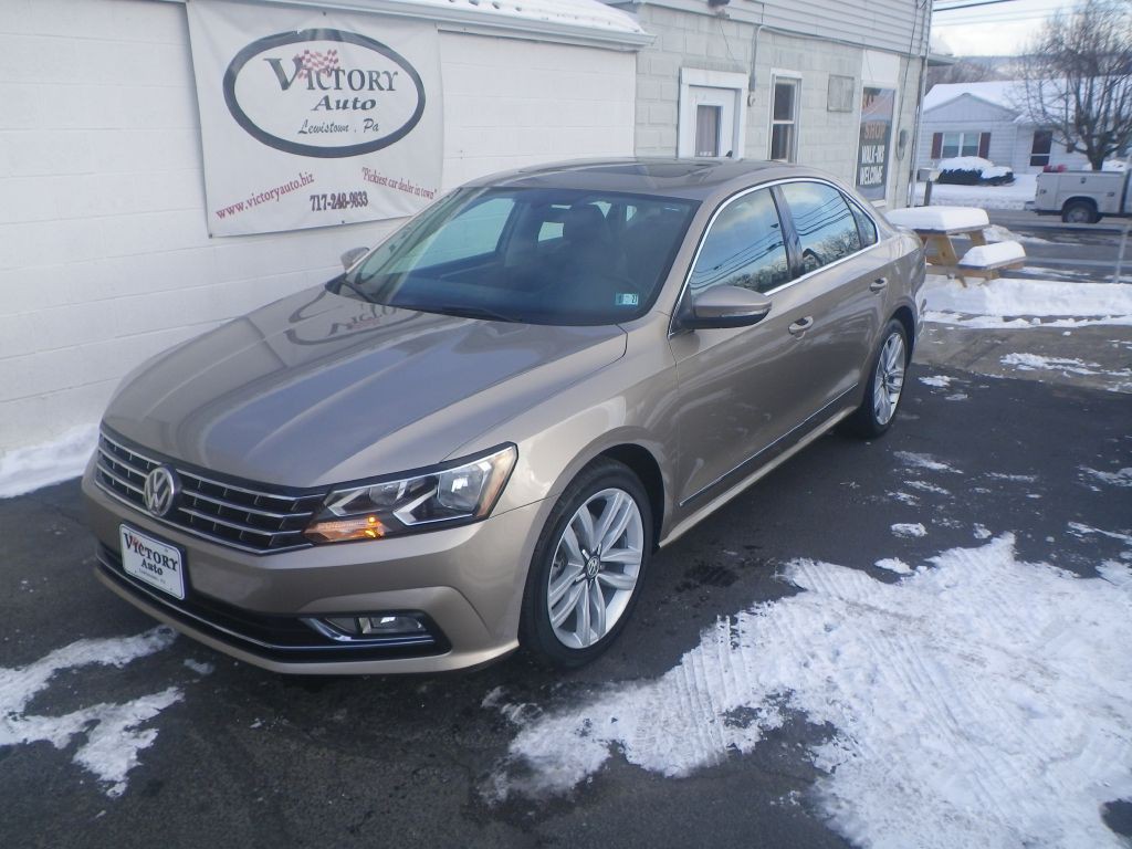 2016 Volkswagen Passat Image 2