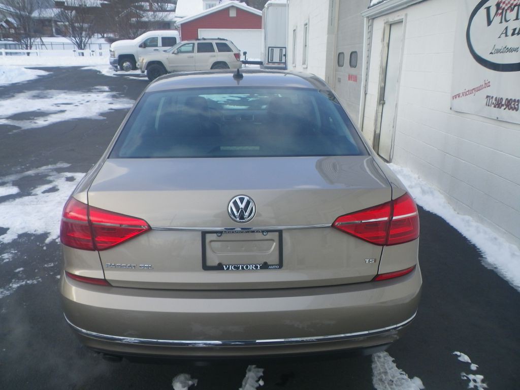 2016 Volkswagen Passat Image 5