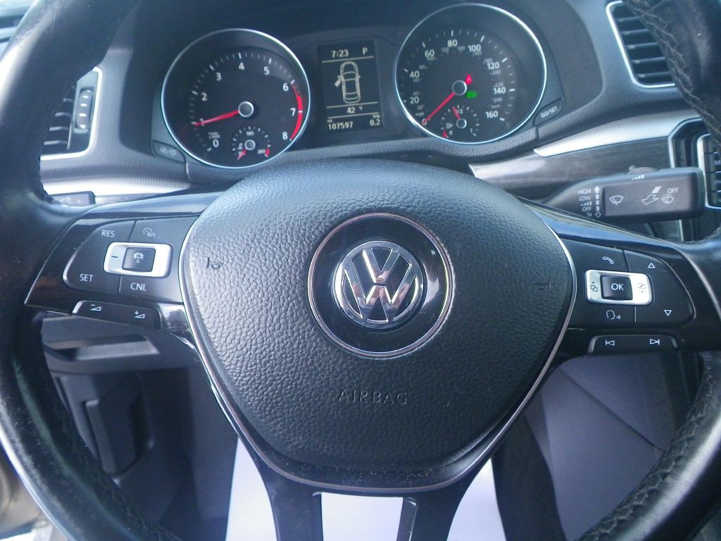 2016 Volkswagen Passat Image 13