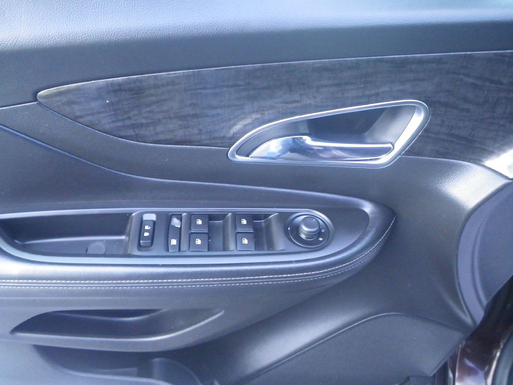 2016 Buick Enclave Image 12