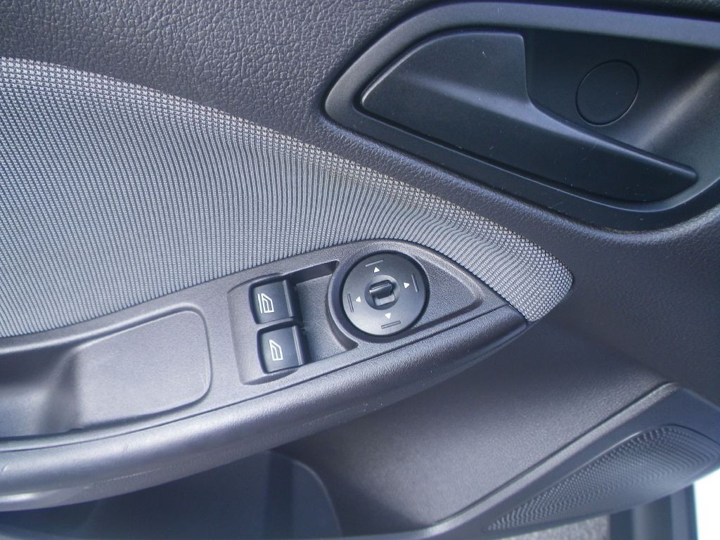 2012 Ford Focus Image 10