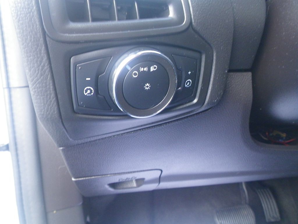 2012 Ford Focus Image 11