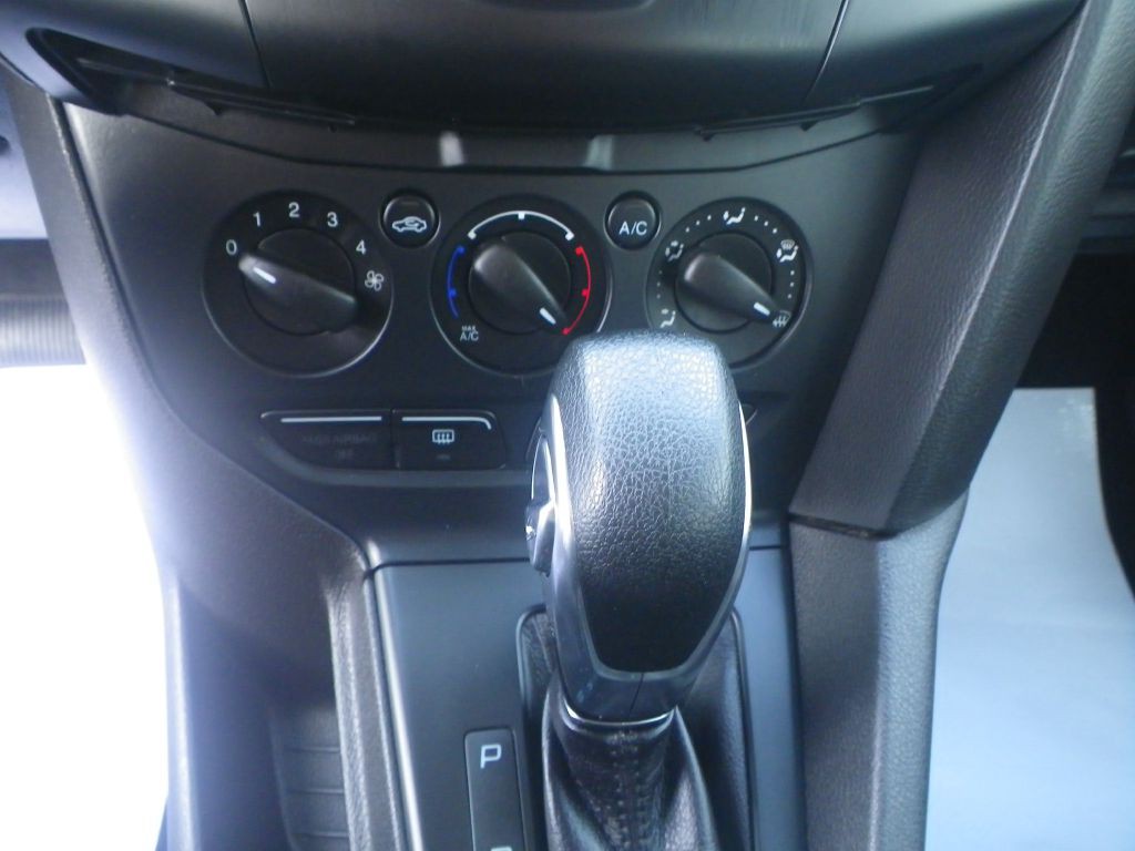 2012 Ford Focus Image 13