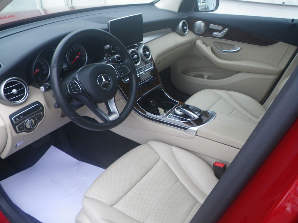 2016 Mercedes-Benz GLC-Class Image 11