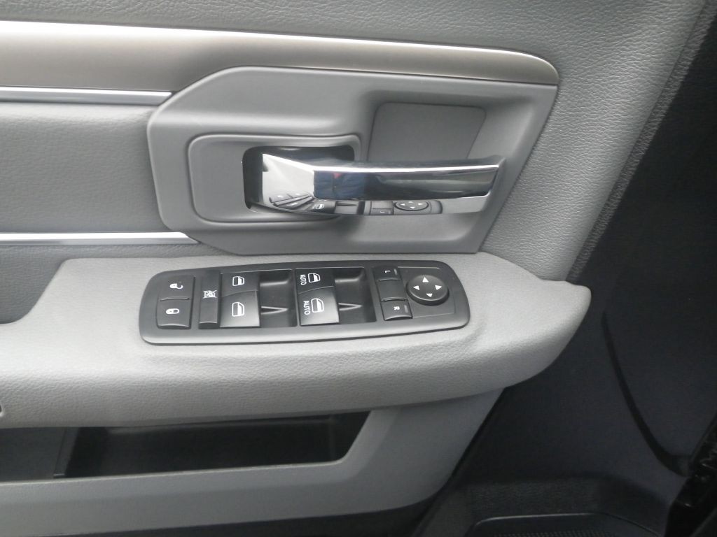 2017 RAM 2500 Image 11