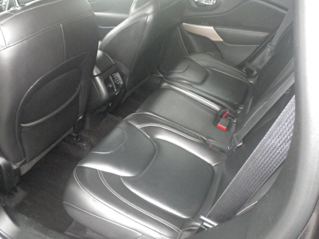 2017 Jeep Cherokee Image 7