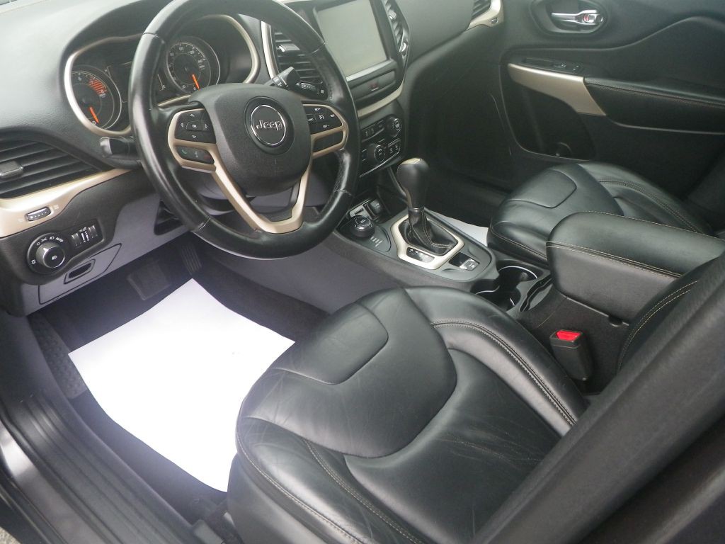 2017 Jeep Cherokee Image 8