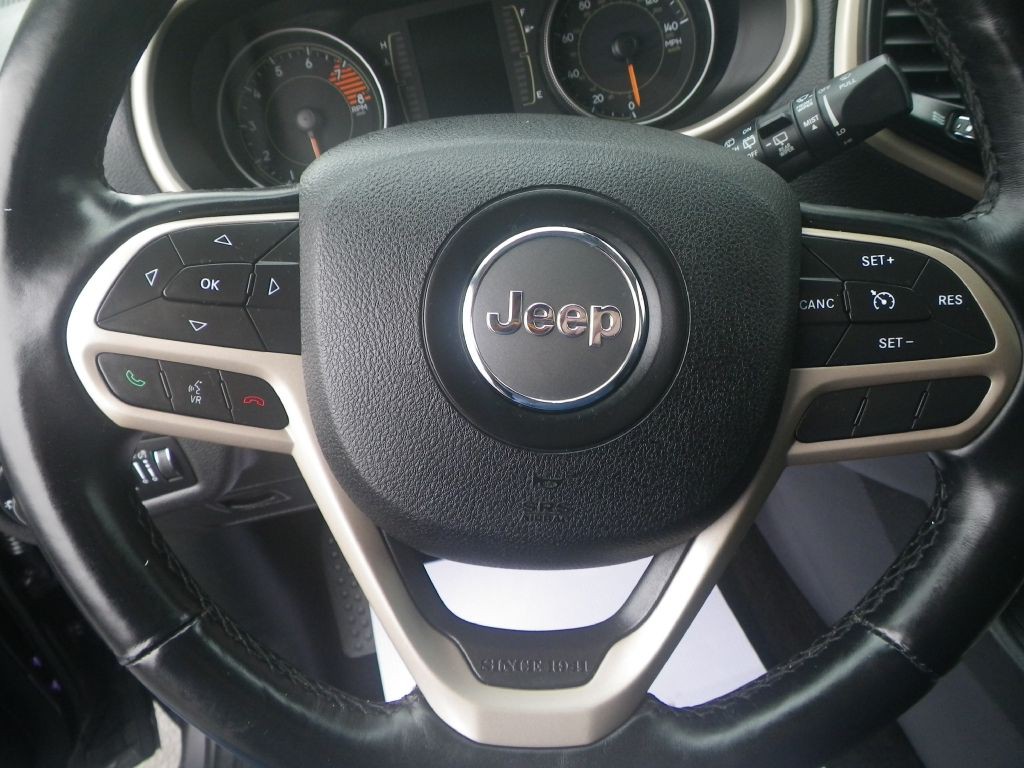 2017 Jeep Cherokee Image 12