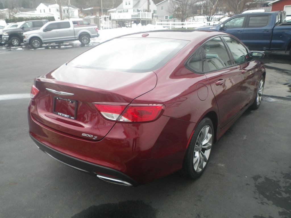 2015 Chrysler 200 Image 6