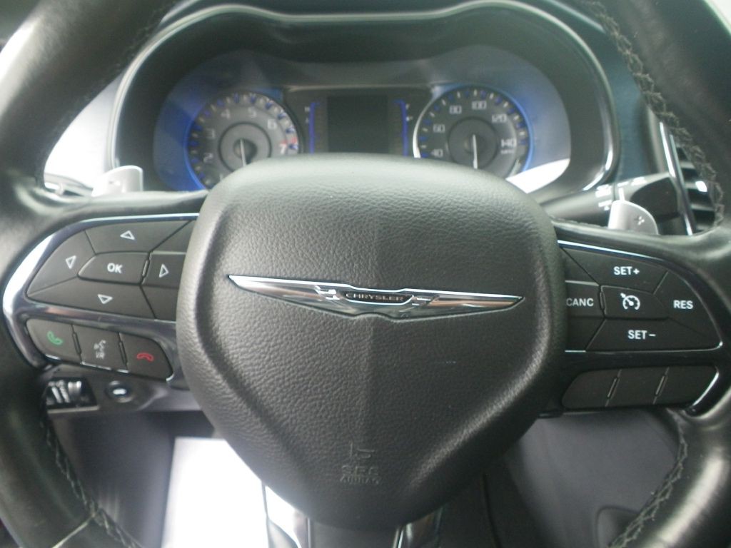 2015 Chrysler 200 Image 13