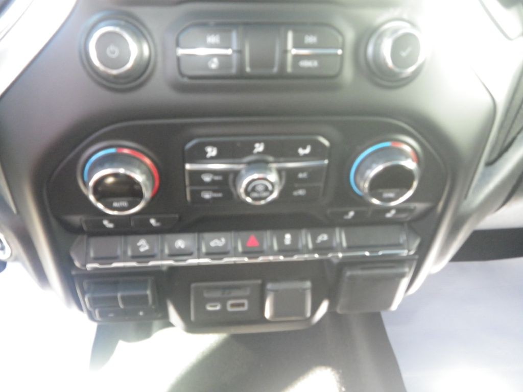 2021 Chevrolet Silverado 1500 Image 17