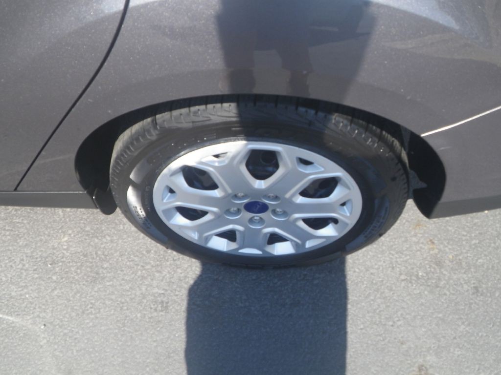 2012 Ford Focus Image 7