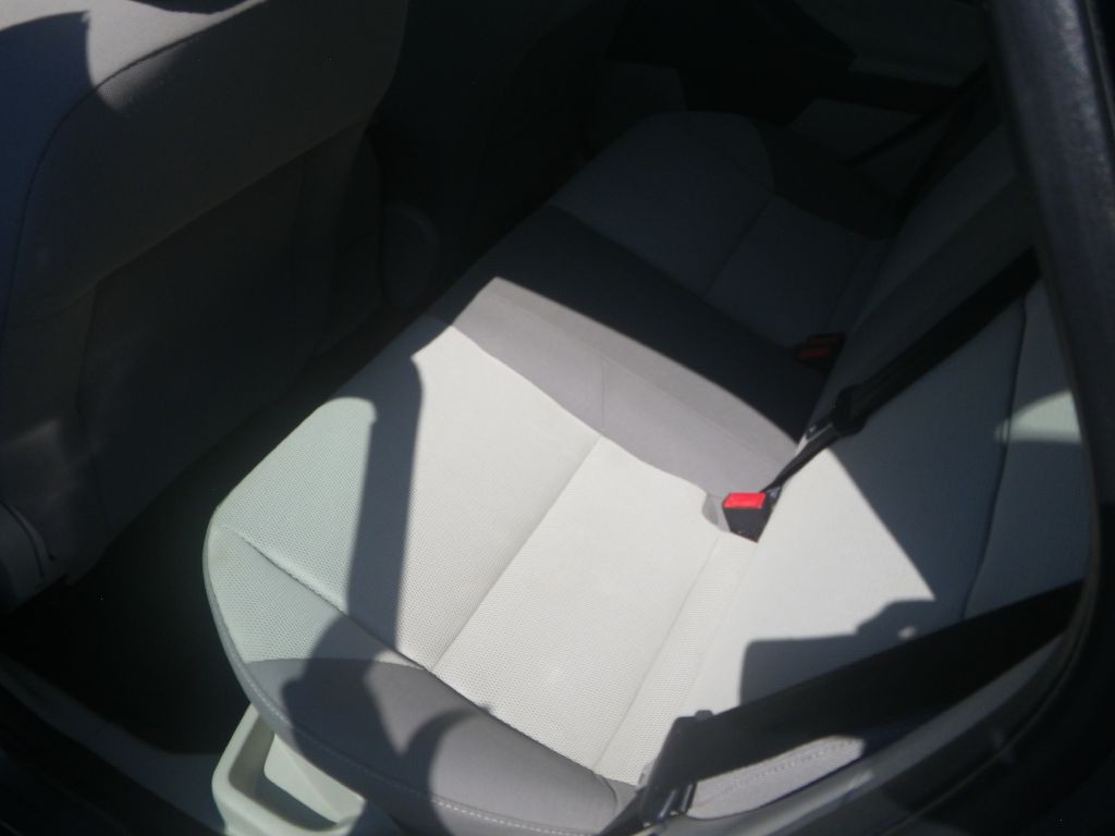 2012 Ford Focus Image 8