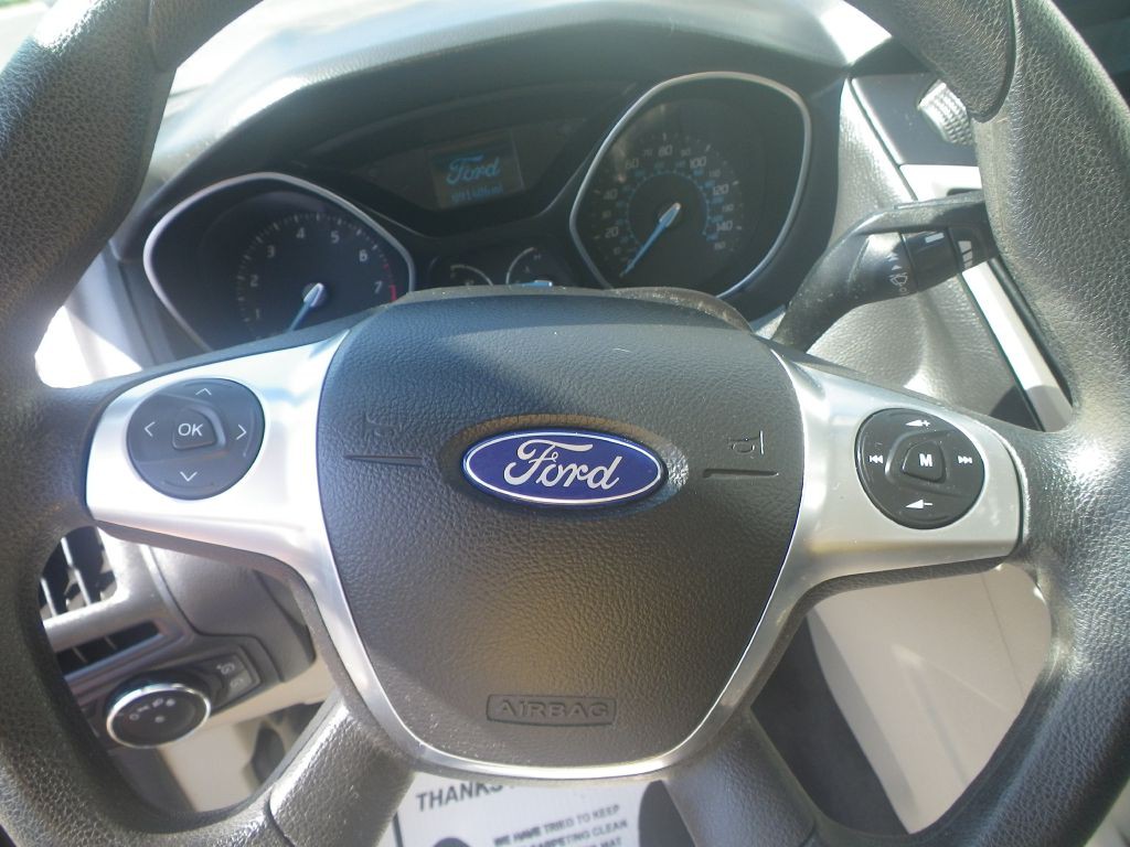 2012 Ford Focus Image 12
