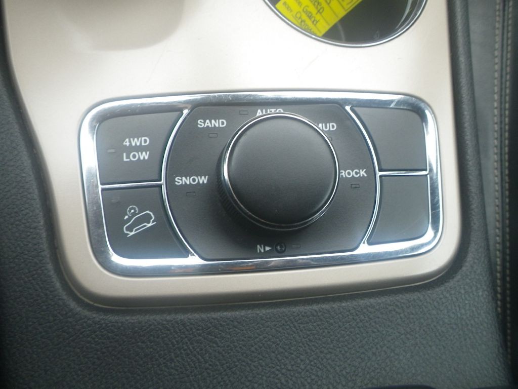 2015 Jeep Grand Cherokee Image 16