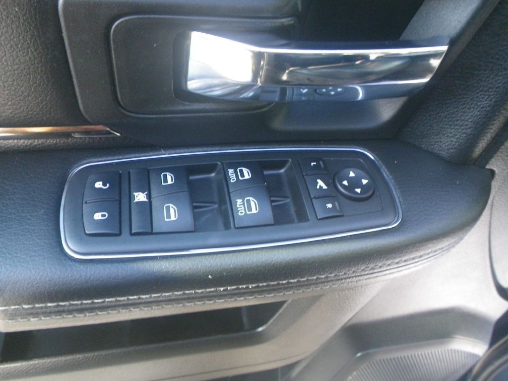2014 RAM 1500 Image 12