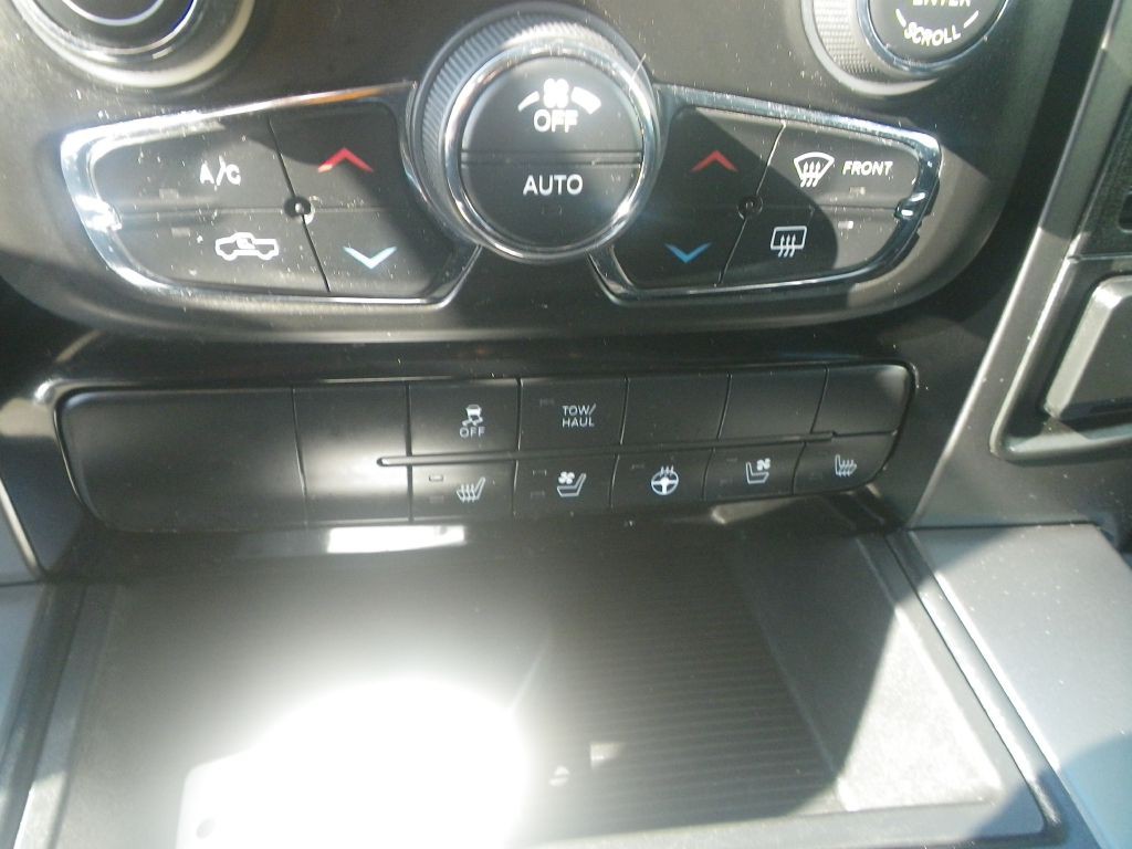 2014 RAM 1500 Image 17
