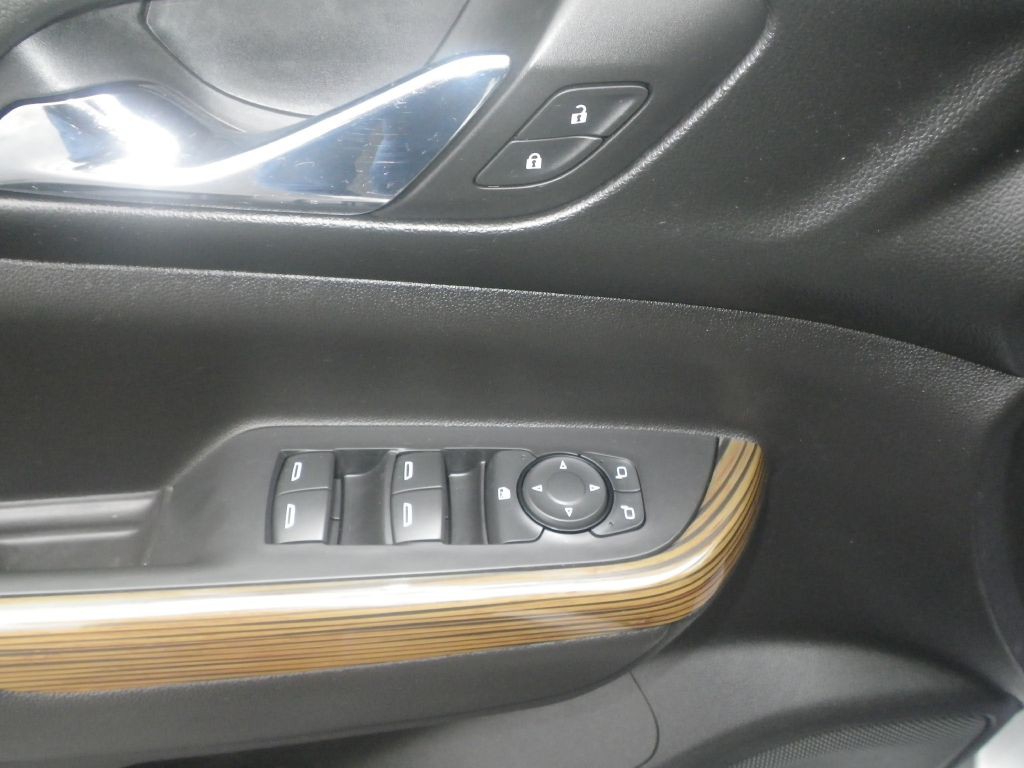 2018 GMC Acadia Image 12