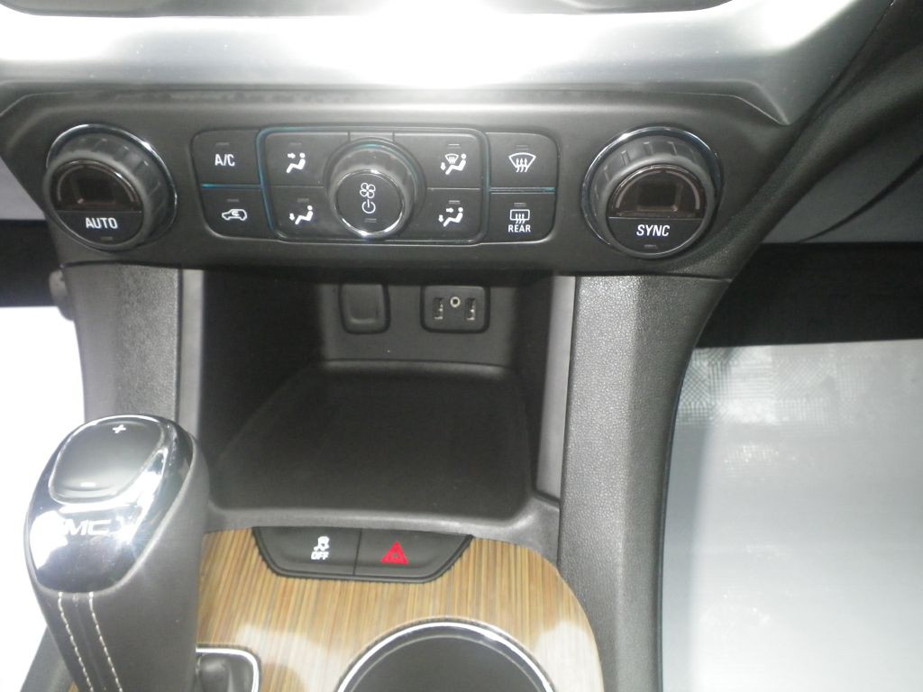 2018 GMC Acadia Image 16