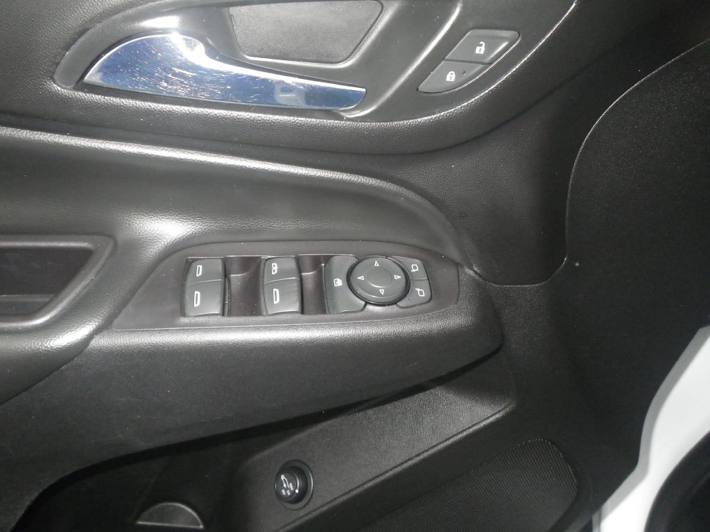2018 Chevrolet Equinox Image 11