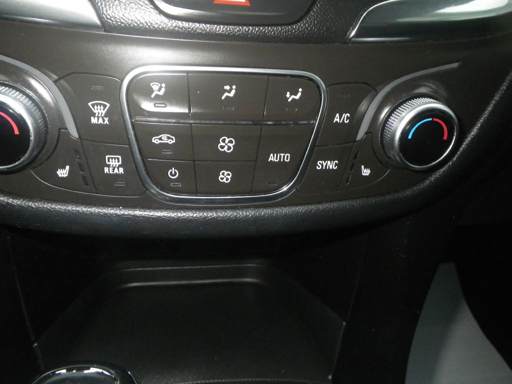 2018 Chevrolet Equinox Image 17