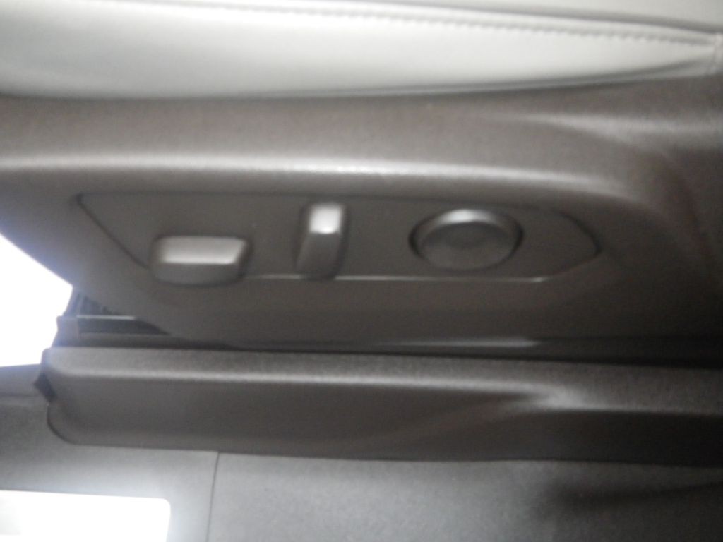 2023 GMC Yukon Image 14